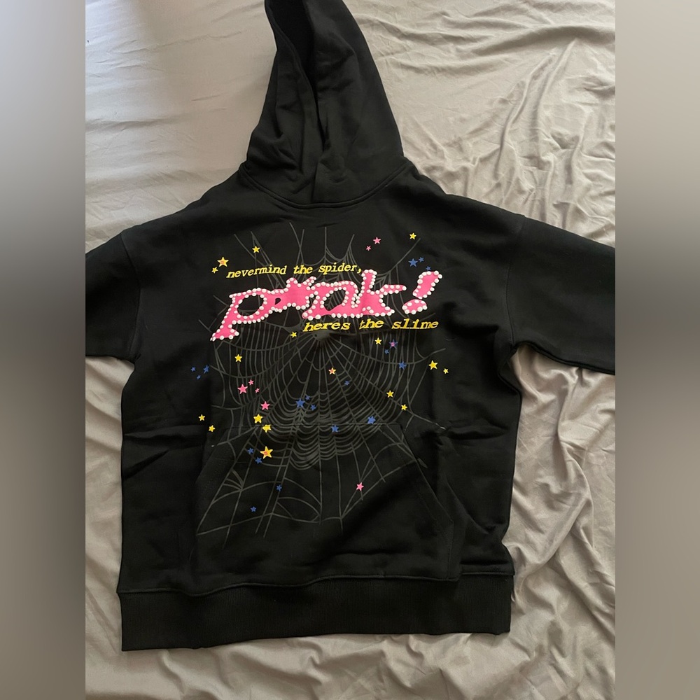 So5der pink hoodie